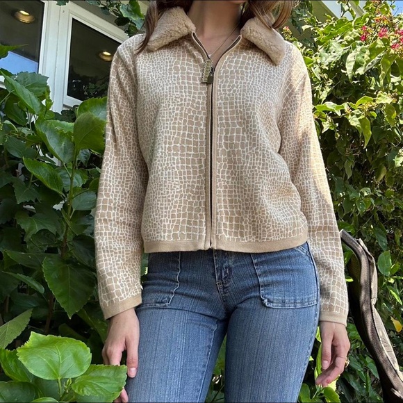 Vintage Y2K 2000’s Liz Claiborne Tan Zebra Fur collar sweater - Picture 2 of 7